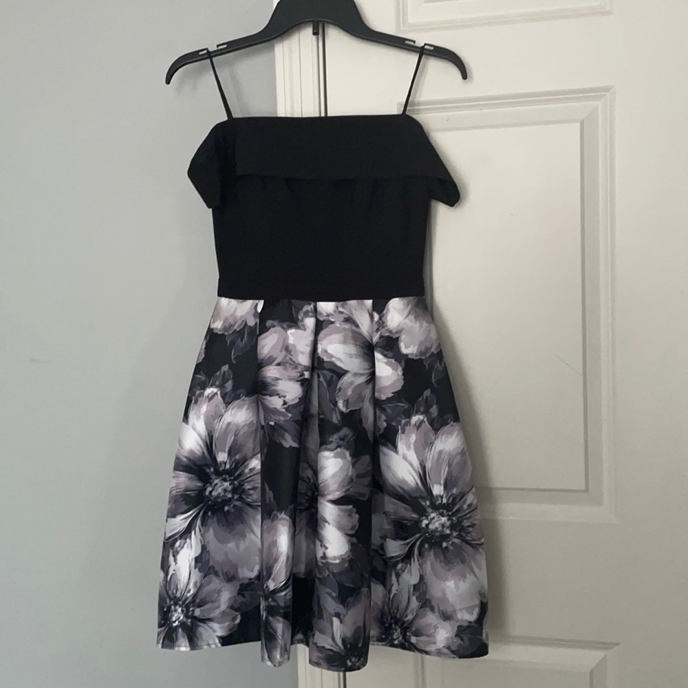 Morgan & Co. Black and White Floral Semi Formal Dress